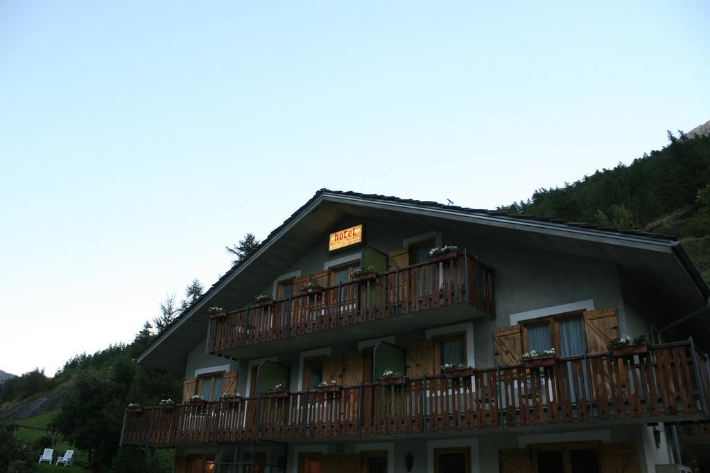 Maison Des Myrtilles Hotel Valgrisenche Bagian luar foto