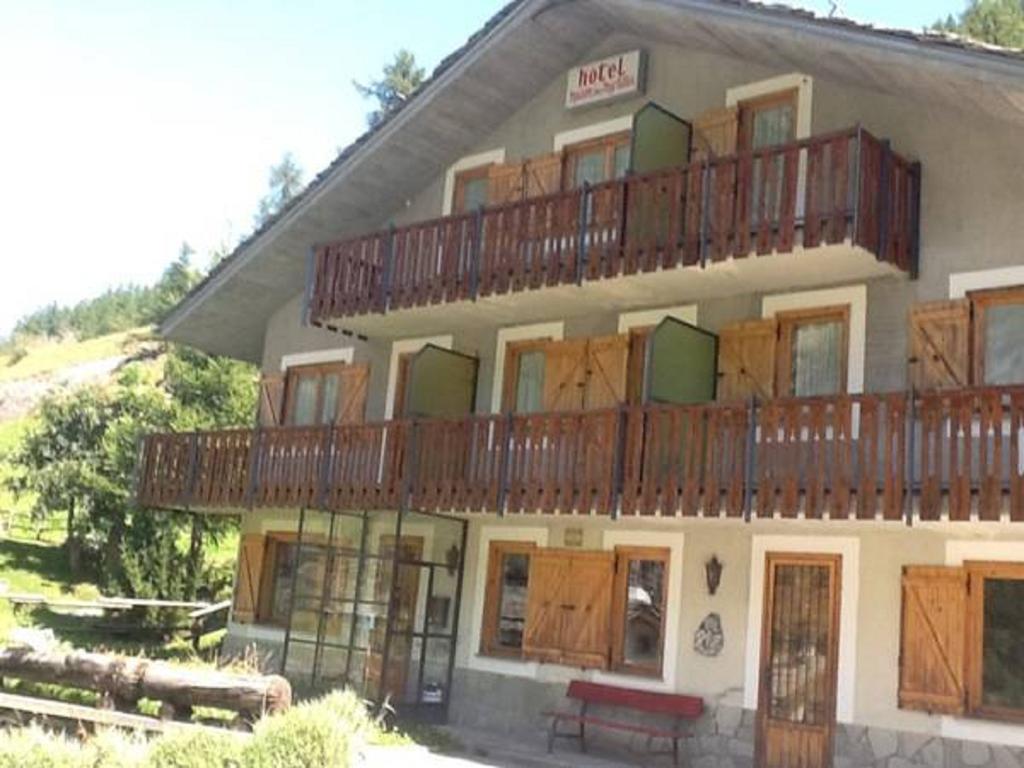 Maison Des Myrtilles Hotel Valgrisenche Bagian luar foto