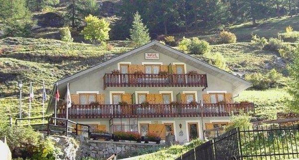 Maison Des Myrtilles Hotel Valgrisenche Bagian luar foto